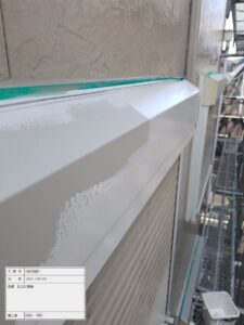 東京都葛飾区　F様邸　笠木とシャッターボックス、出窓の仕上げ塗装