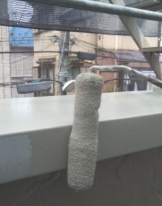 東京都葛飾区　ベランダ手すりと笠木の塗装　水の侵入に注意！