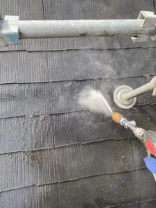 東京都江戸川区　屋根・外壁塗装工事　屋根と雨樋の高圧洗浄