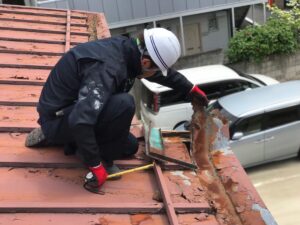 東京都葛飾区　屋根塗装工事　金属屋根のメンテナンス方法