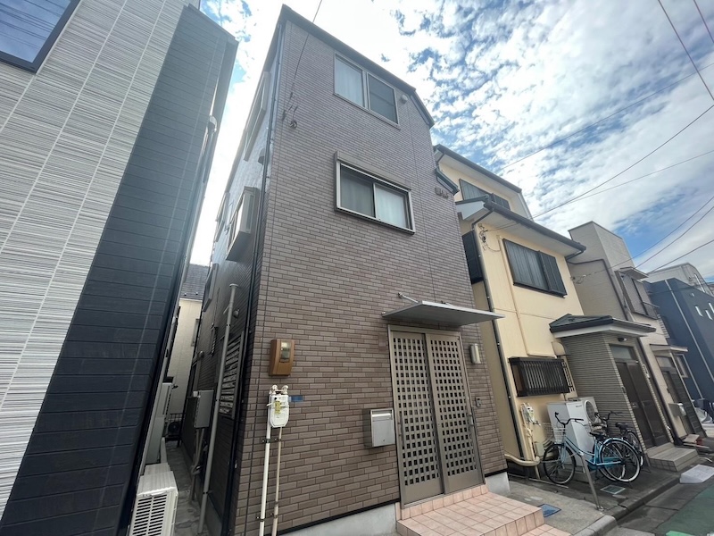東京都葛飾区｜外壁のデザインを損なわないクリヤー仕上げ ウルトラクリヤー塗布