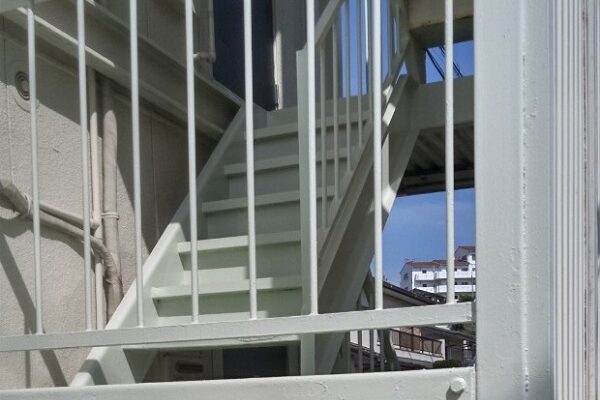 茨城県取手市新町　Yマンション　外階段・手摺り塗装　錆びの恐ろしさとは1 (2)