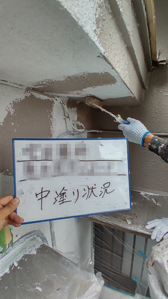 東京都葛飾区　S様邸　外壁塗装工事　外壁の中塗り〜上塗り