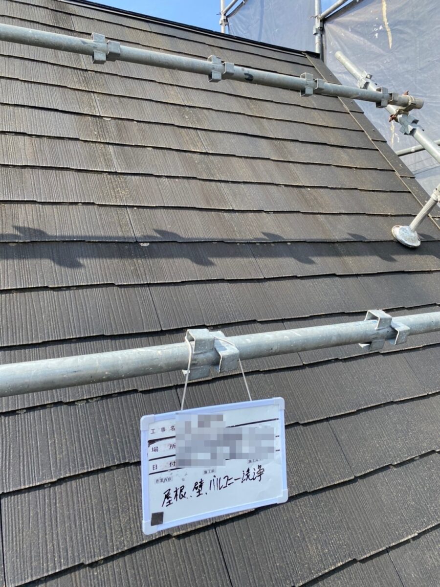 東京都江戸川区　屋根・外壁塗装工事　急勾配屋根　屋根足場設置