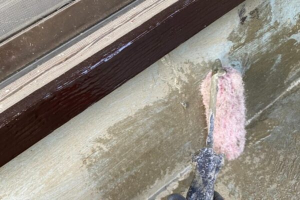 東京都葛飾区　S様邸　外壁塗装工事　木部は定期的に塗装が必要です！