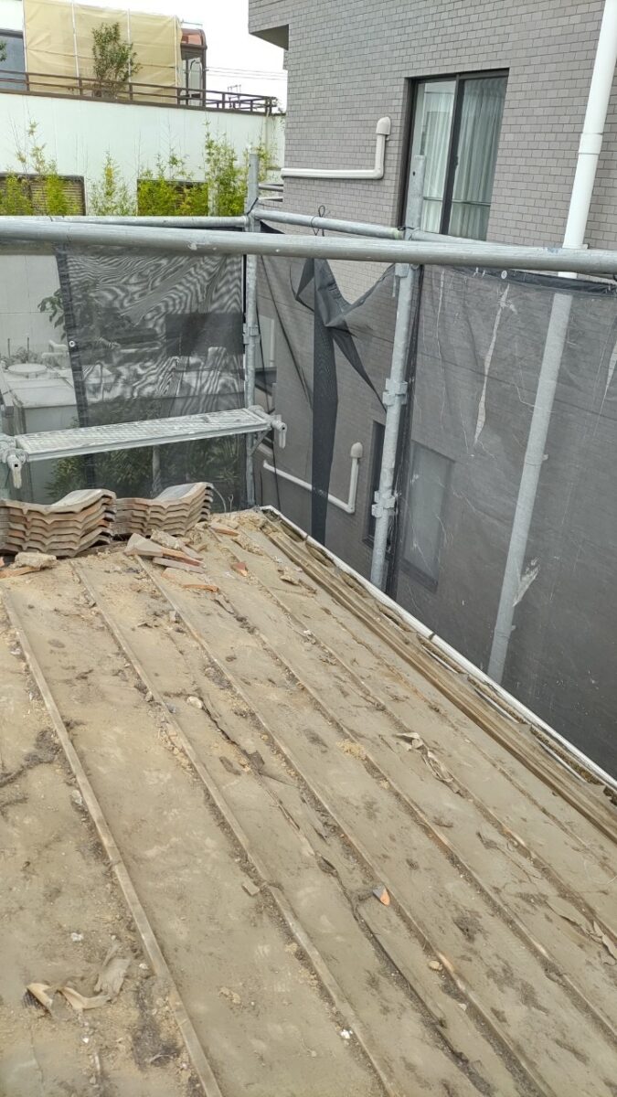 東京都葛飾区　外壁塗装・屋根葺き替え工事　屋根葺き替えの流れとカバー工法の違い