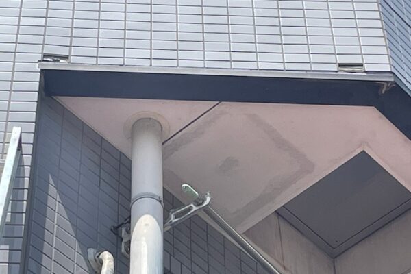 東京都足立区　マンション　外壁タイルの補修工事　施工前と材料搬入
